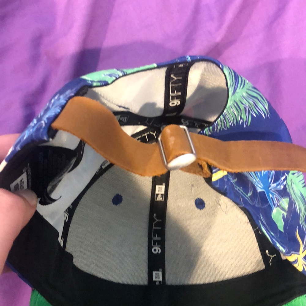 New era Yankee hat - Picture 2 of 4
